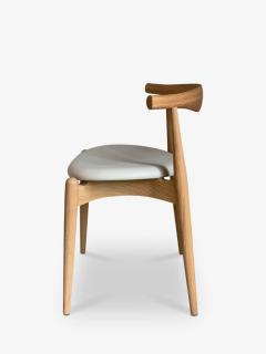 Hans Wegner HANS WEGNER ELBOW CHAIR IN SOAPED OAK - 3715119