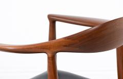 Hans Wegner Hans Wegner Round Walnut Leather Armchair for Johannes Hansen - 3194683