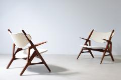 Hans Wegner Pair of CH 28 Sawbuck armchairs with teak wood frame and fabric upholstery - 3891510