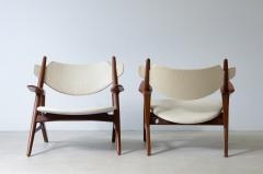 Hans Wegner Pair of CH 28 Sawbuck armchairs with teak wood frame and fabric upholstery - 3891548