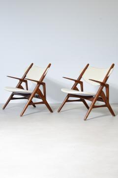 Hans Wegner Pair of CH 28 Sawbuck armchairs with teak wood frame and fabric upholstery - 3891576