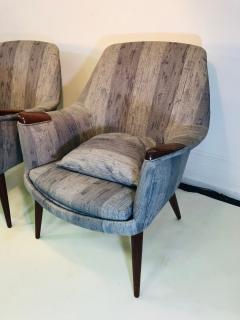 Hans Wegner Pair of Modern Chairs in the Manner of Hans Wegner - 1072776