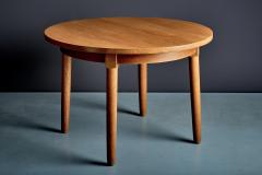Hans Wegner Round Dining Table in Solid Oak in the manner of Hans Wegner - 4570641