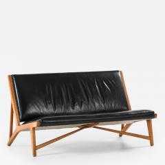 Hans Wegner Sofa in Leather and Oak by Hans Wegner 1949 - 4508605