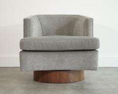 Harvey Probber Set of Swivel Chairs in Walnut and Linen by Harvey Probber C 1950s - 4599333