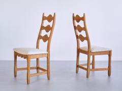 Henning Kjaernulf Set of 12 Henning Kj rnulf Dining Chairs Oak and Ivory Boucl Denmark 1960s - 3285684