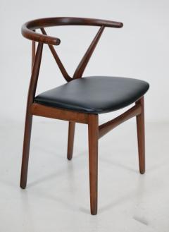 Henning Kjaernulf Set of Six Scandinavian Modern Walnut Dining Chairs by Henning Kjaernulf - 4024988