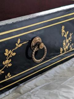 Henry Hill Of Marlborough George III Serpentine Mahogany Commode - 4382425