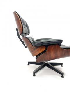 Herman Miller 2nd Generation Eames Lounge Chair and Ottoman in Rosewood Circa 1960s - 3394941