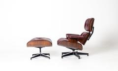 Herman Miller 2nd Generation Eames Lounge Chair and Ottoman in Rosewood Red Leather - 4662353