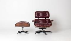 Herman Miller 2nd Generation Eames Lounge Chair and Ottoman in Rosewood Red Leather - 4662354