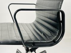 Herman Miller Aluminum Group Chair by Charles Eames for Herman Miller - 3107222