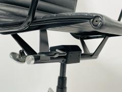 Herman Miller Aluminum Group Chair by Charles Eames for Herman Miller - 3107223