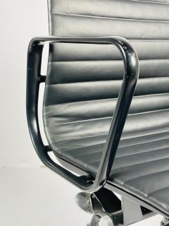 Herman Miller Aluminum Group Chair by Charles Eames for Herman Miller - 3107227