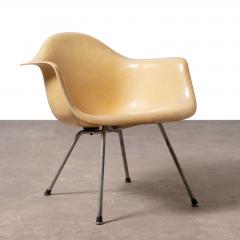 Herman Miller Charles Eames Parchment LAX Armshell Low Lounge Chair Herman Miller Venice 1954 - 4603544