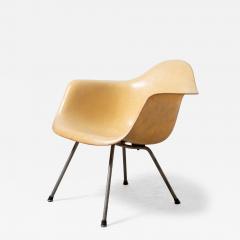 Herman Miller Charles Eames Parchment LAX Armshell Low Lounge Chair Herman Miller Venice 1954 - 4603588