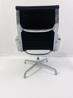 Herman Miller Eames Desk Chair EA 117 by Herman Miller - 2501944