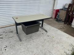 Herman Miller Herman Miller Desk - 4706977