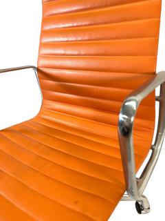 Herman Miller Herman Miller for Eames Executive Height Aluminum Group Chair in Orange Leather - 4193424