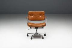 Herman Miller Intermediate Desk Chair ES102 by Charles and Ray Eames for Herman Miller 1960s - 3772624