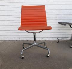 Herman Miller One Charles Eames Herman Miller Aluminum Group Chair - 2695547