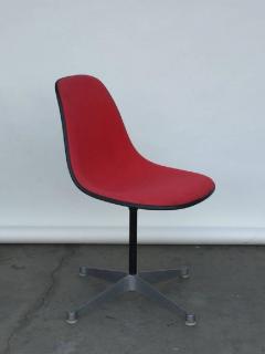 Herman Miller Single Vintage Fabric Contractor Base Eames Swiveling Chair - 953568
