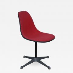 Herman Miller Single Vintage Fabric Contractor Base Eames Swiveling Chair - 954475
