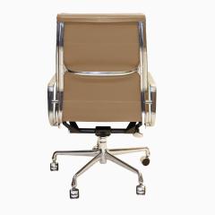 Herman Miller Soft Pad Aluminum Group Executive Leather Chair in Tan - 3873661