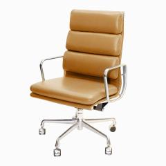 Herman Miller Soft Pad Aluminum Group Executive Leather Chair in Tan - 3873662