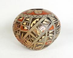 Hopi jar by Rondina Huma - 4565885