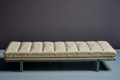 Horst Bruning Newly upholstered Daybed Model 6915 by Horst Br ning for Kill International - 4789026
