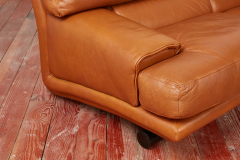 ITALIAN LEATHER SETTEE - 2927064