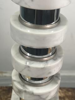 ITALIAN MODERN PAIR OF CARRERA MARBLE DISC AND CHROME LAMPS - 4139001