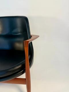 Ib Kofod Larsen Pair of Elizabeth Lounge Chairs by Ib Kofod Larsen - 4309184