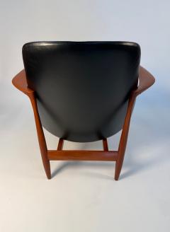 Ib Kofod Larsen Pair of Elizabeth Lounge Chairs by Ib Kofod Larsen - 4309191