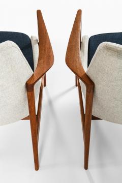Ib Kofod Larsen Set of 2 Easy Chairs in Wool and Teak by Ib Kofod Larsen 1950s - 4507722