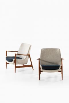Ib Kofod Larsen Set of 2 Easy Chairs in Wool and Teak by Ib Kofod Larsen 1950s - 4508670