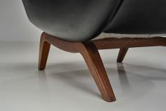 Illum Wikkels Model 110 Leather Armchair by Illum Wikkels for S ren Willadsen Denmark 1960s - 4604336