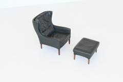 Illum Wikkelso Illum Wikkelso lounge chair and foot stool in leather Denmark 1960 - 4099042