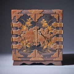 Important Early Edo Period 17th Century Miniature Japanese Lacquer Cabinet - 3442613