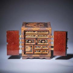 Important Early Edo Period 17th Century Miniature Japanese Lacquer Cabinet - 3442620