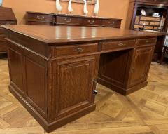 Important French Pedestal Desk From The 19th Century In Oak - 2305123