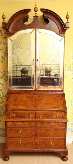 Important George I Burl Walnut Bureau Bookcase - 3936772