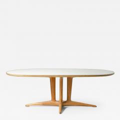 Important large table with elegant structure in maple wood - 2576254