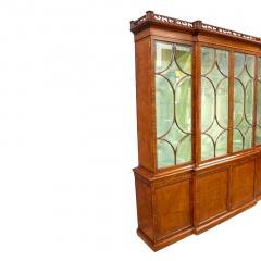 Impressive Early 20th Century George III Style Inlaid Walnut Breakfront Cabinet - 4552870