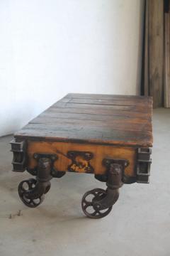 Industrial coffee table cart  - 2682610