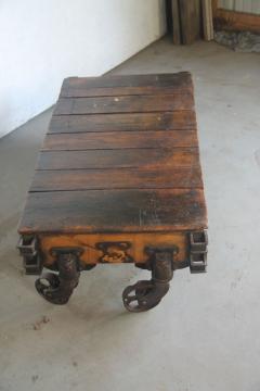 Industrial coffee table cart  - 2682611