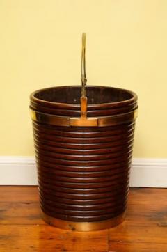 Irish peat bucket - 3937339