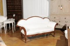 Italian 1750s Walnut Tripled Arched Sofa from Lombardy with New Upholstery - 3424587