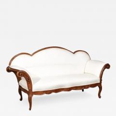 Italian 1750s Walnut Tripled Arched Sofa from Lombardy with New Upholstery - 3435423